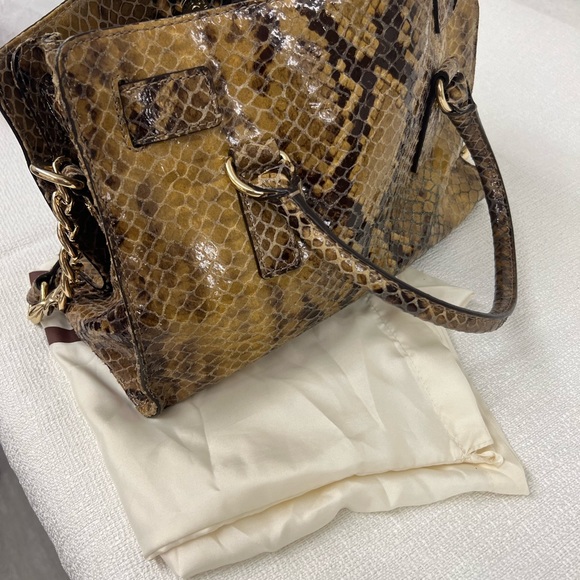 Michael kors purse - Picture 2 of 5